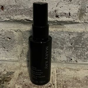 Mary Kay make up finishing spray
